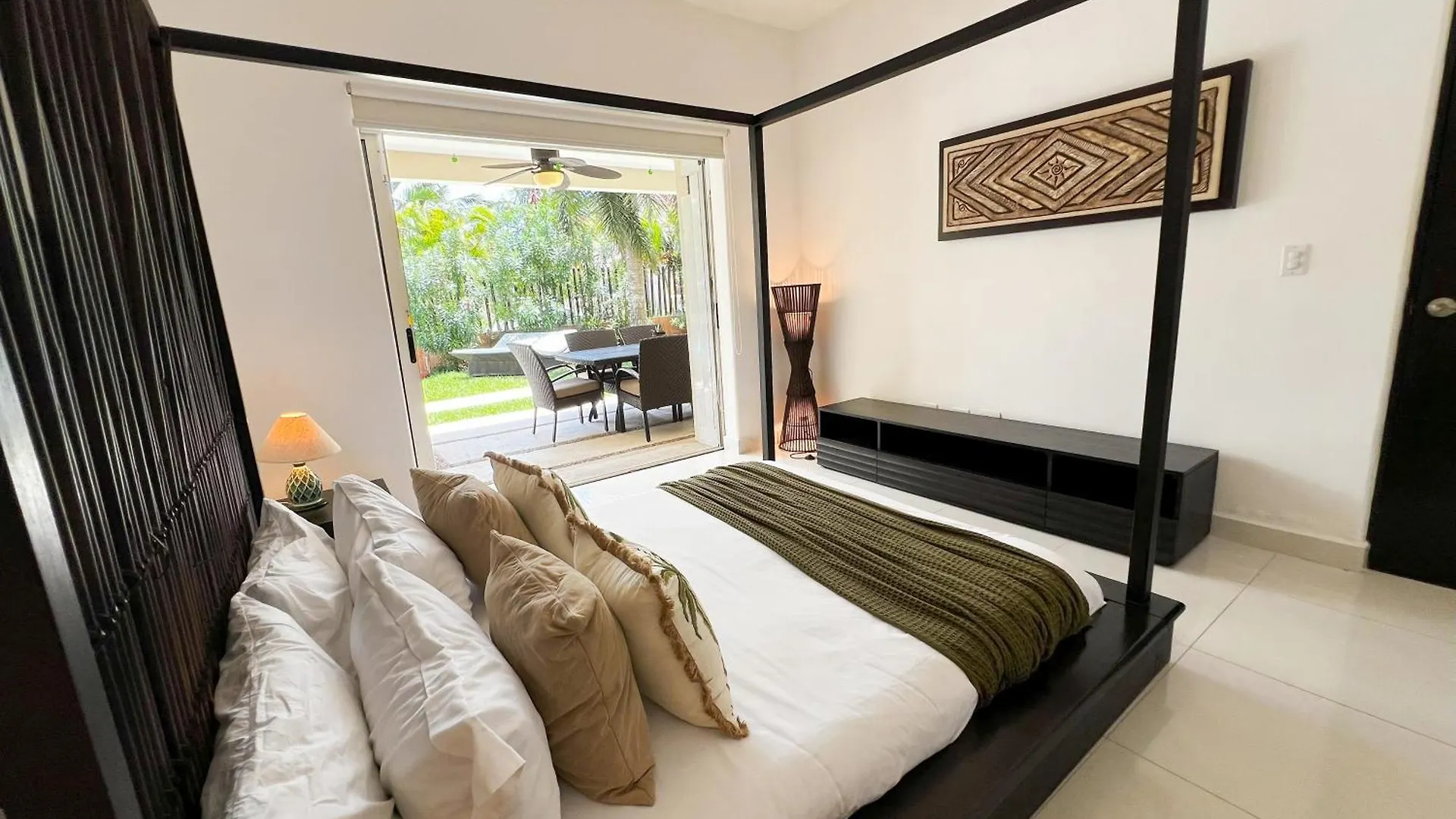 Relax, With Our Beautiful Gardens, Large Pool And Just Steps From The Beach And Lagoon Puerto Aventuras