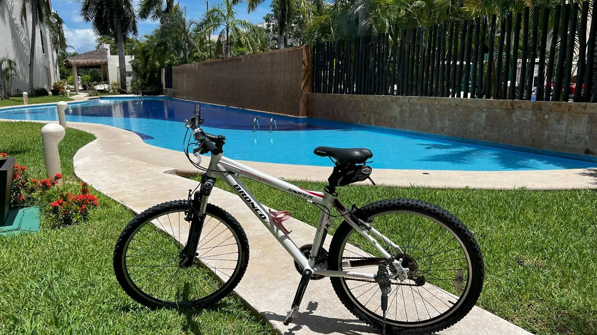 Relax, With Our Beautiful Gardens, Large Pool And Just Steps From The Beach And Lagoon Puerto Aventuras México