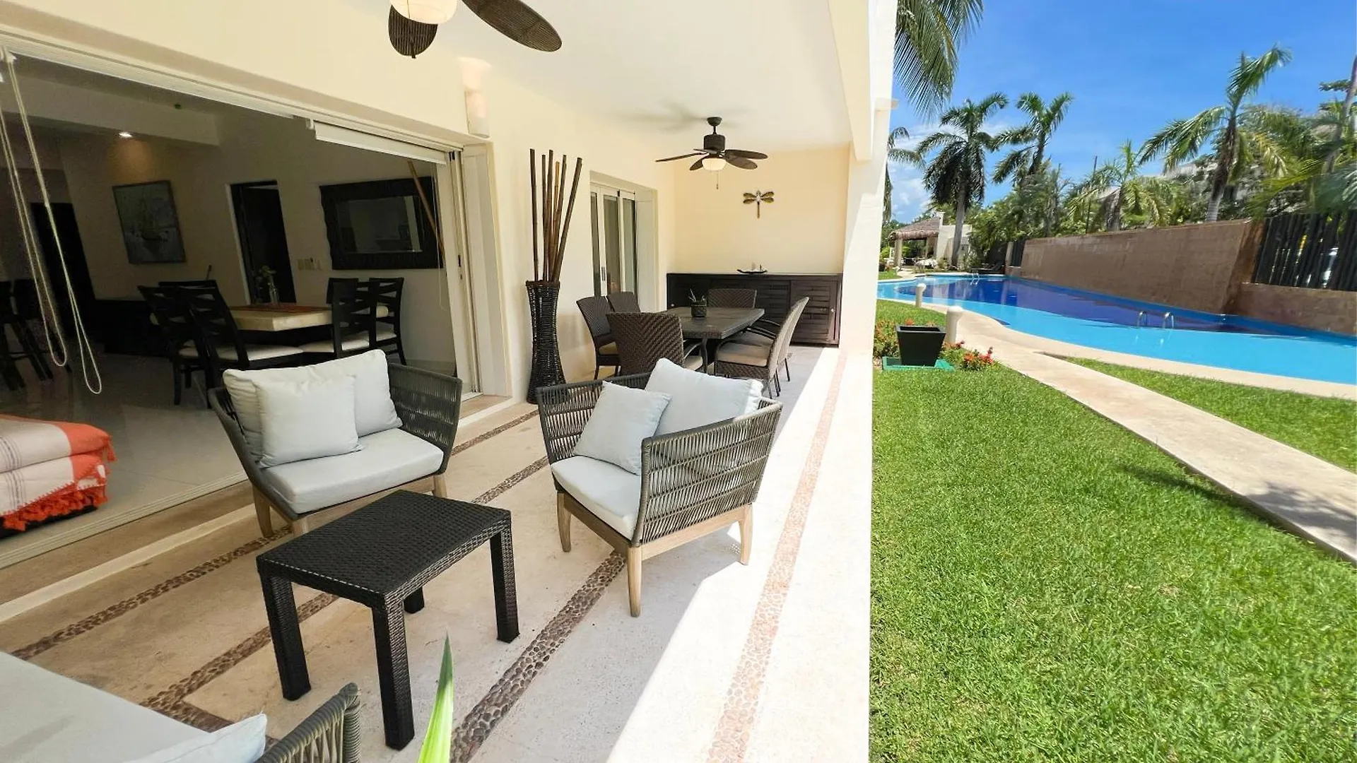 Relax, With Our Beautiful Gardens, Large Pool And Just Steps From The Beach And Lagoon Puerto Aventuras
